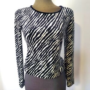 Mosdior. Animal patern top.  Sz S.